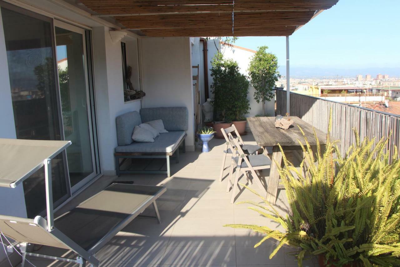 Mini Attico Panoramico Con Terrazza Apartment Cagliari Bagian luar foto